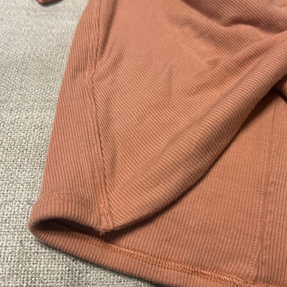 lululemon LA Twist Front Crop Top - Picture 4 of 12